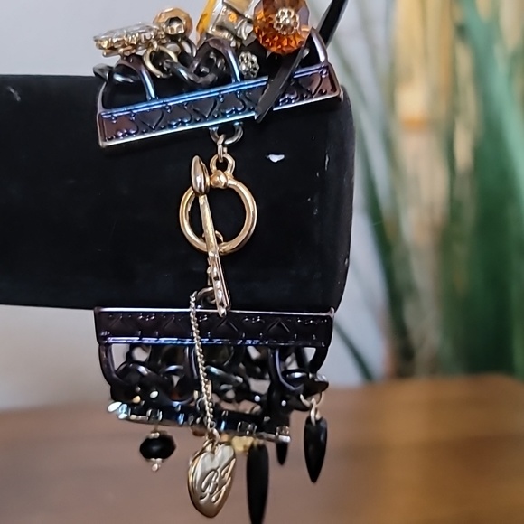 Vintage BETSEY JOHNSON Hollywood Glam Collection Tiger Leopard Toggle Bracelet. - Picture 7 of 10